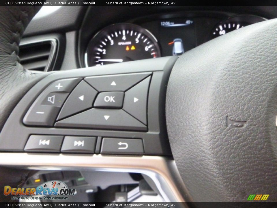 2017 Nissan Rogue SV AWD Glacier White / Charcoal Photo #20