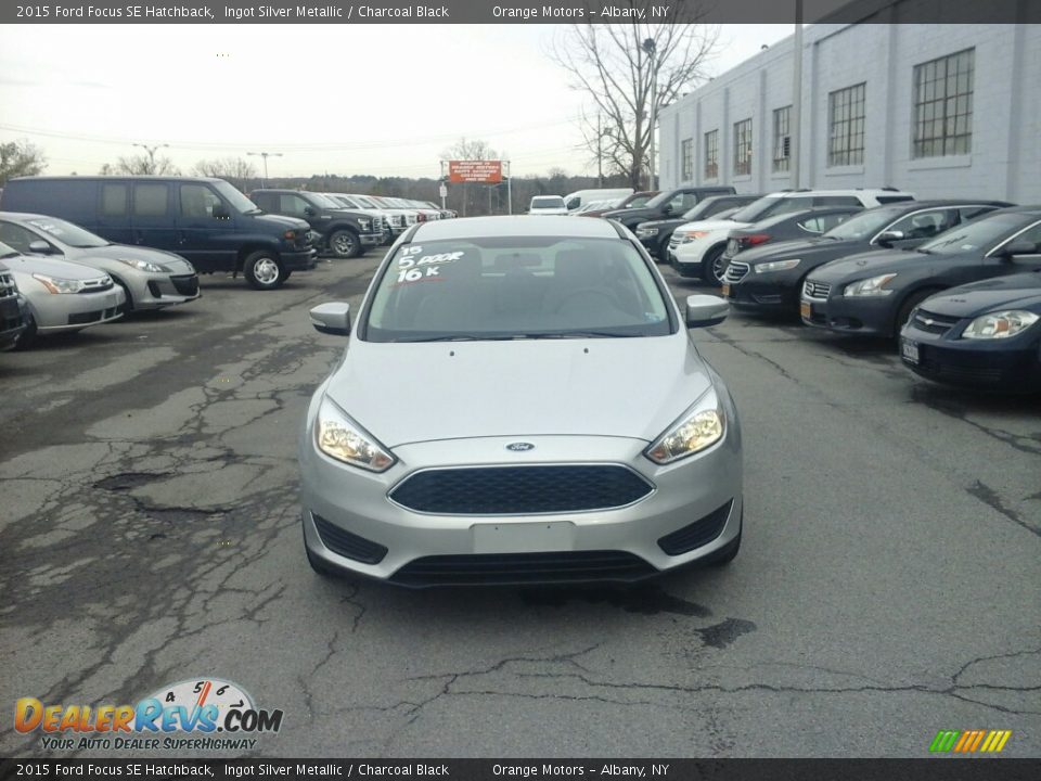 2015 Ford Focus SE Hatchback Ingot Silver Metallic / Charcoal Black Photo #2