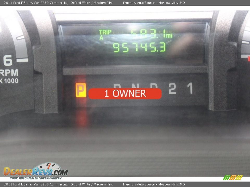 2011 Ford E Series Van E250 Commercial Oxford White / Medium Flint Photo #3