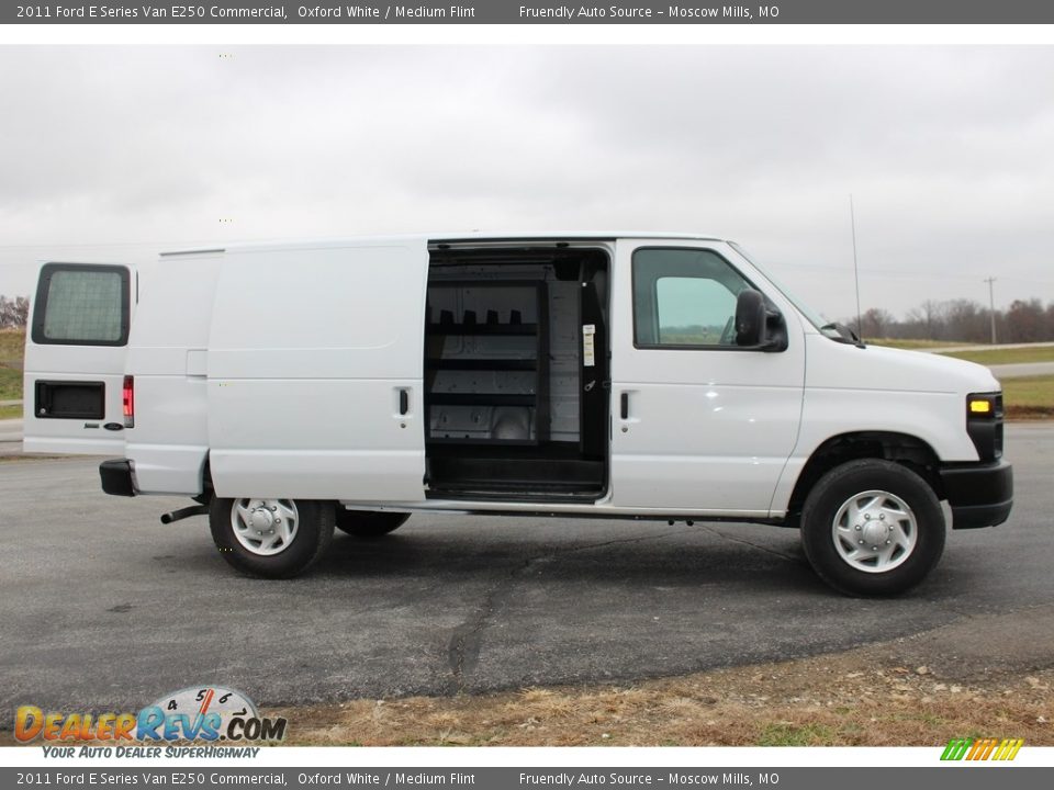 2011 Ford E Series Van E250 Commercial Oxford White / Medium Flint Photo #7