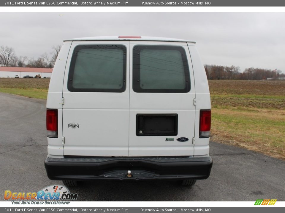 2011 Ford E Series Van E250 Commercial Oxford White / Medium Flint Photo #17