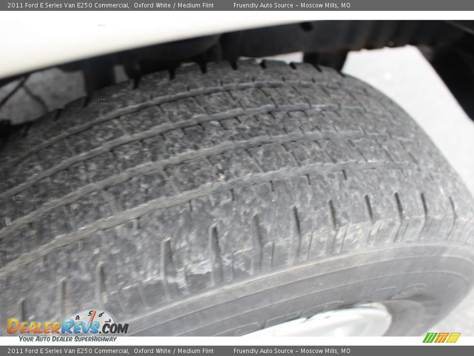 2011 Ford E Series Van E250 Commercial Oxford White / Medium Flint Photo #22