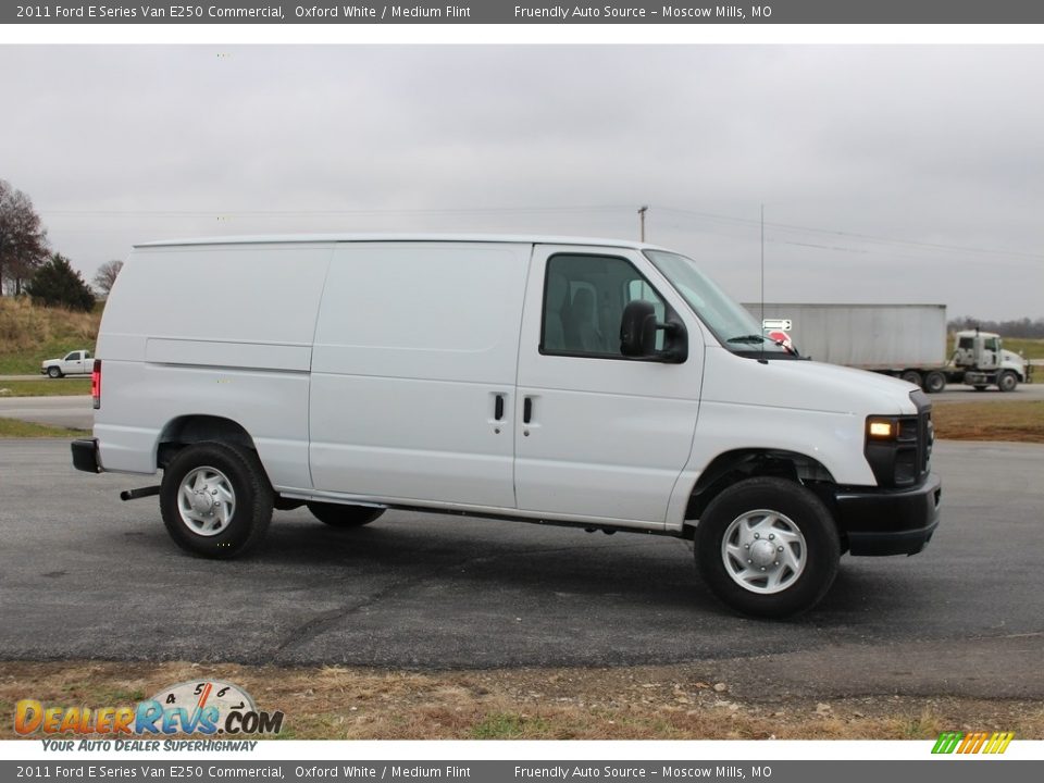 2011 Ford E Series Van E250 Commercial Oxford White / Medium Flint Photo #25