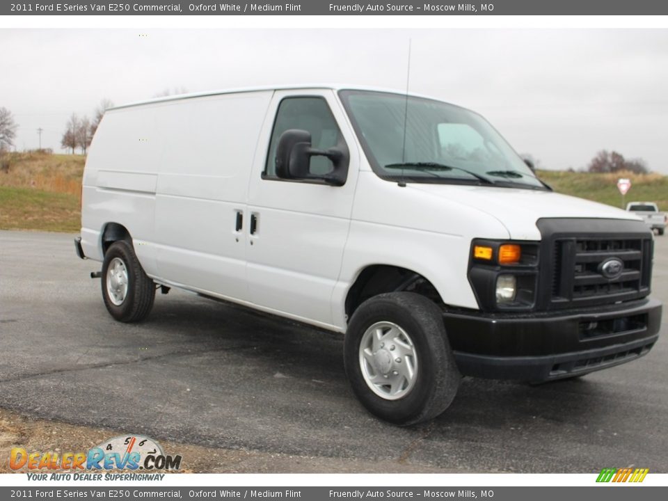 2011 Ford E Series Van E250 Commercial Oxford White / Medium Flint Photo #26