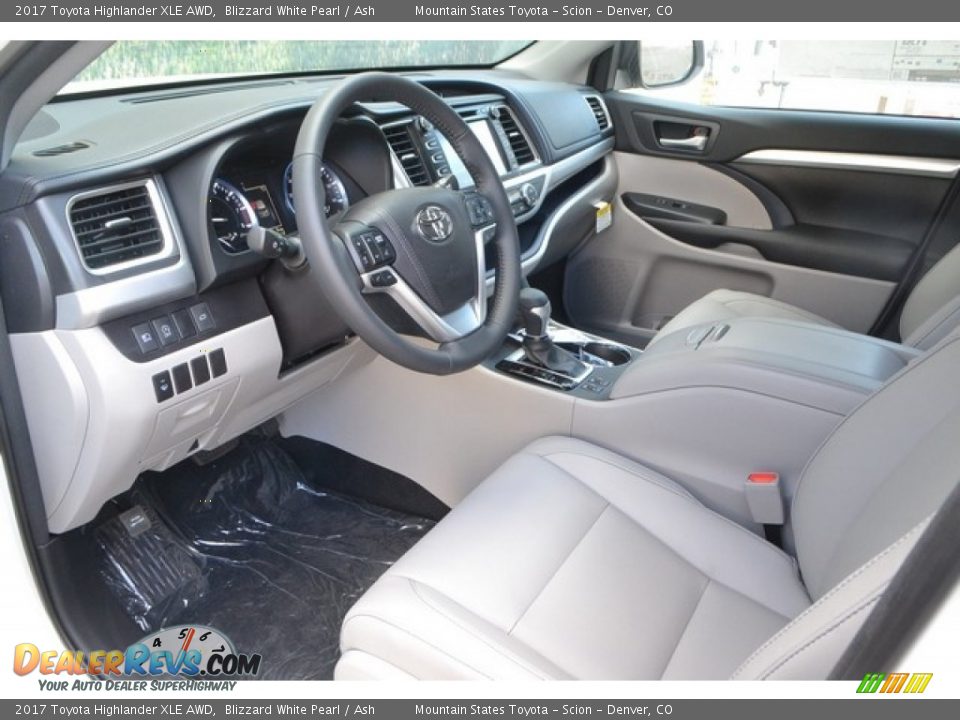 Ash Interior - 2017 Toyota Highlander XLE AWD Photo #5