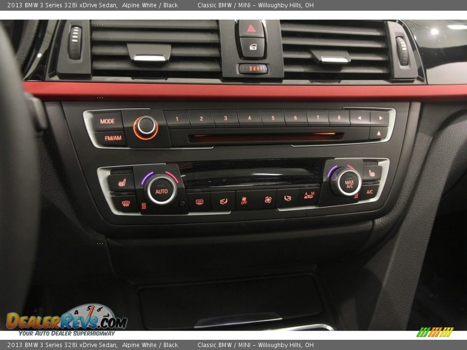 2013 BMW 3 Series 328i xDrive Sedan Alpine White / Black Photo #13
