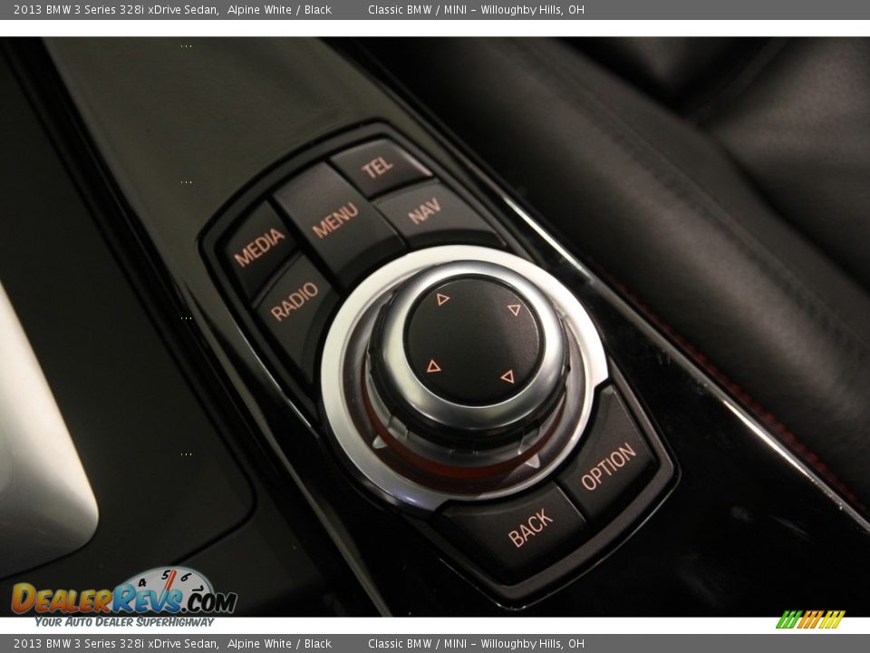 2013 BMW 3 Series 328i xDrive Sedan Alpine White / Black Photo #16