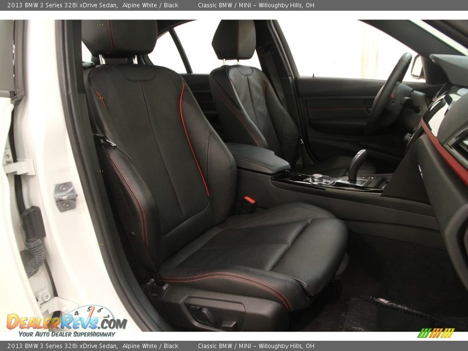 2013 BMW 3 Series 328i xDrive Sedan Alpine White / Black Photo #17