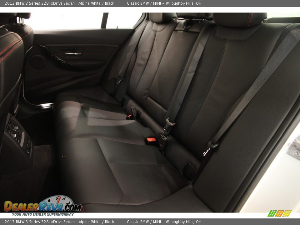 2013 BMW 3 Series 328i xDrive Sedan Alpine White / Black Photo #19