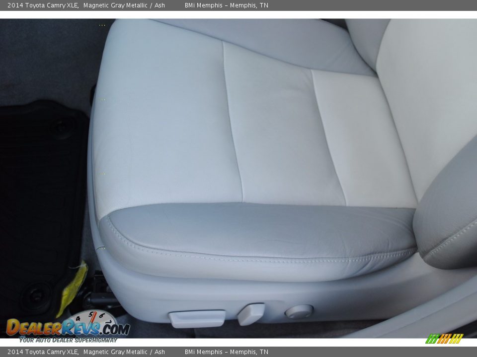 2014 Toyota Camry XLE Magnetic Gray Metallic / Ash Photo #12