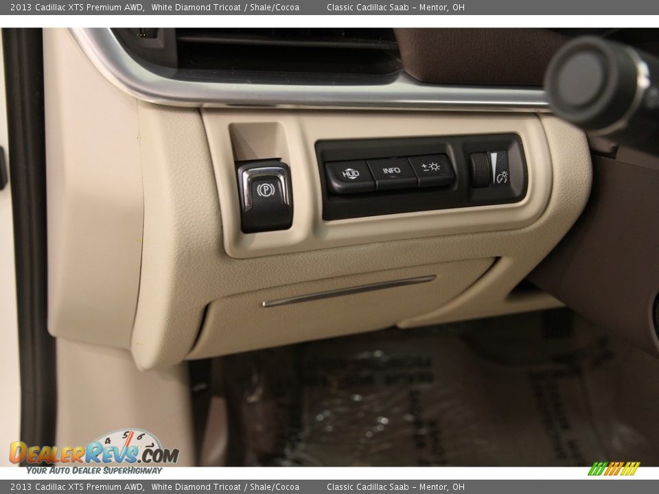 2013 Cadillac XTS Premium AWD White Diamond Tricoat / Shale/Cocoa Photo #6