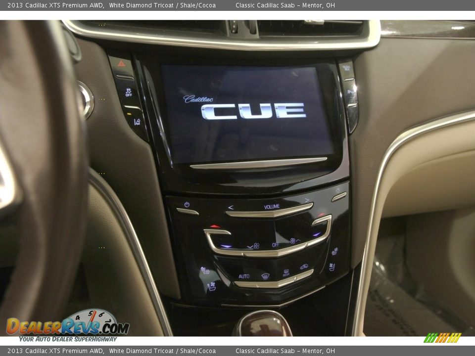 2013 Cadillac XTS Premium AWD White Diamond Tricoat / Shale/Cocoa Photo #10