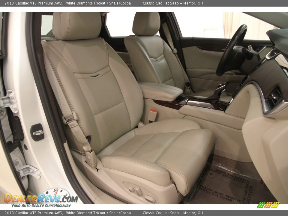 2013 Cadillac XTS Premium AWD White Diamond Tricoat / Shale/Cocoa Photo #17