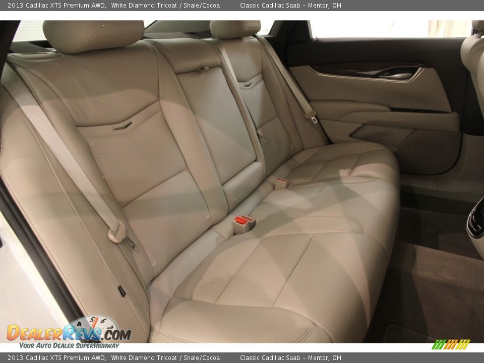 2013 Cadillac XTS Premium AWD White Diamond Tricoat / Shale/Cocoa Photo #18