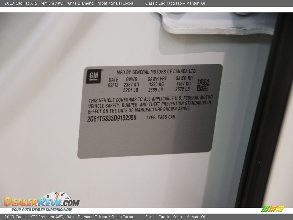 2013 Cadillac XTS Premium AWD White Diamond Tricoat / Shale/Cocoa Photo #23