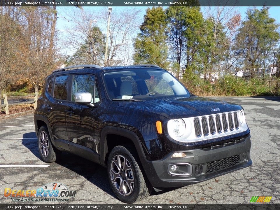 Front 3/4 View of 2017 Jeep Renegade Limited 4x4 Photo #4