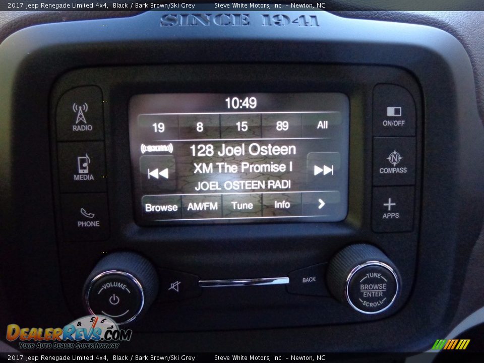 Controls of 2017 Jeep Renegade Limited 4x4 Photo #16