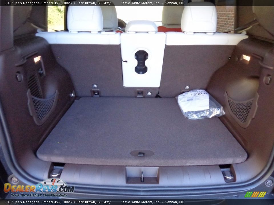 2017 Jeep Renegade Limited 4x4 Trunk Photo #22