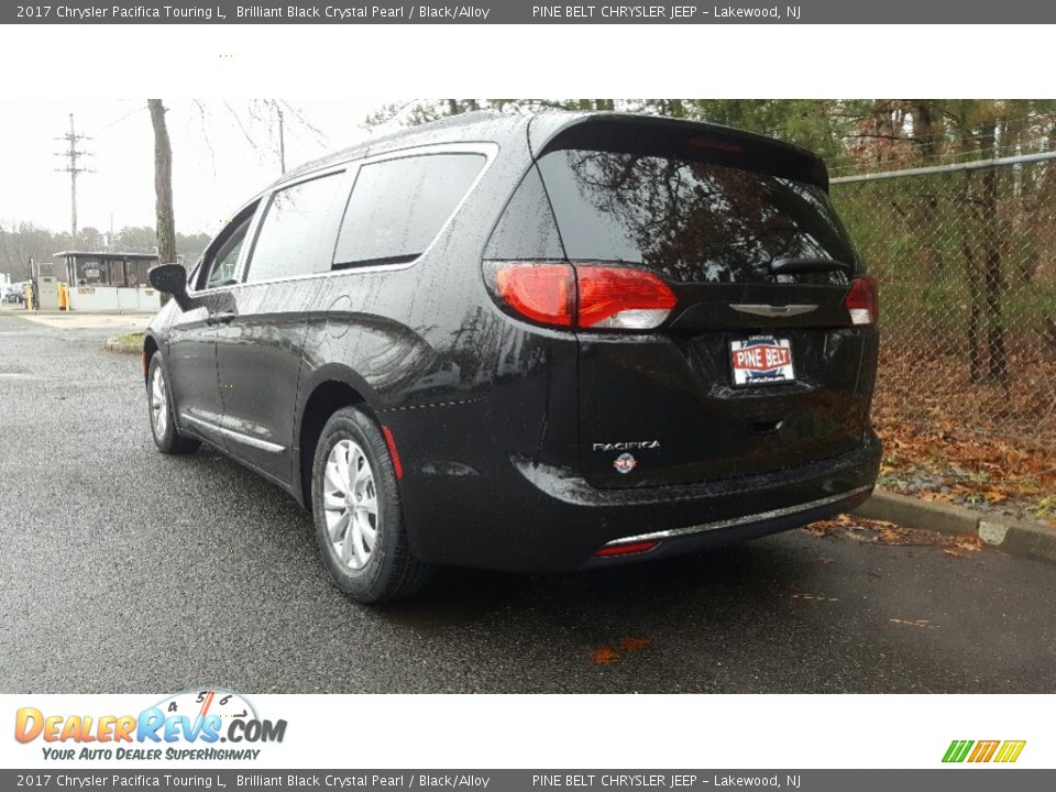 2017 Chrysler Pacifica Touring L Brilliant Black Crystal Pearl / Black/Alloy Photo #4