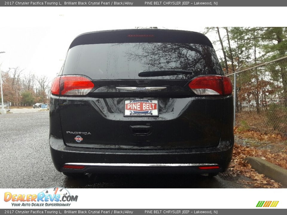 2017 Chrysler Pacifica Touring L Brilliant Black Crystal Pearl / Black/Alloy Photo #5