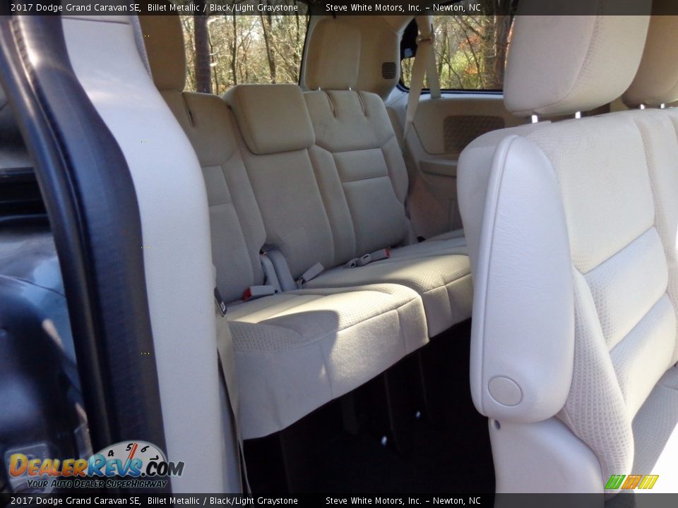 2017 Dodge Grand Caravan SE Billet Metallic / Black/Light Graystone Photo #12