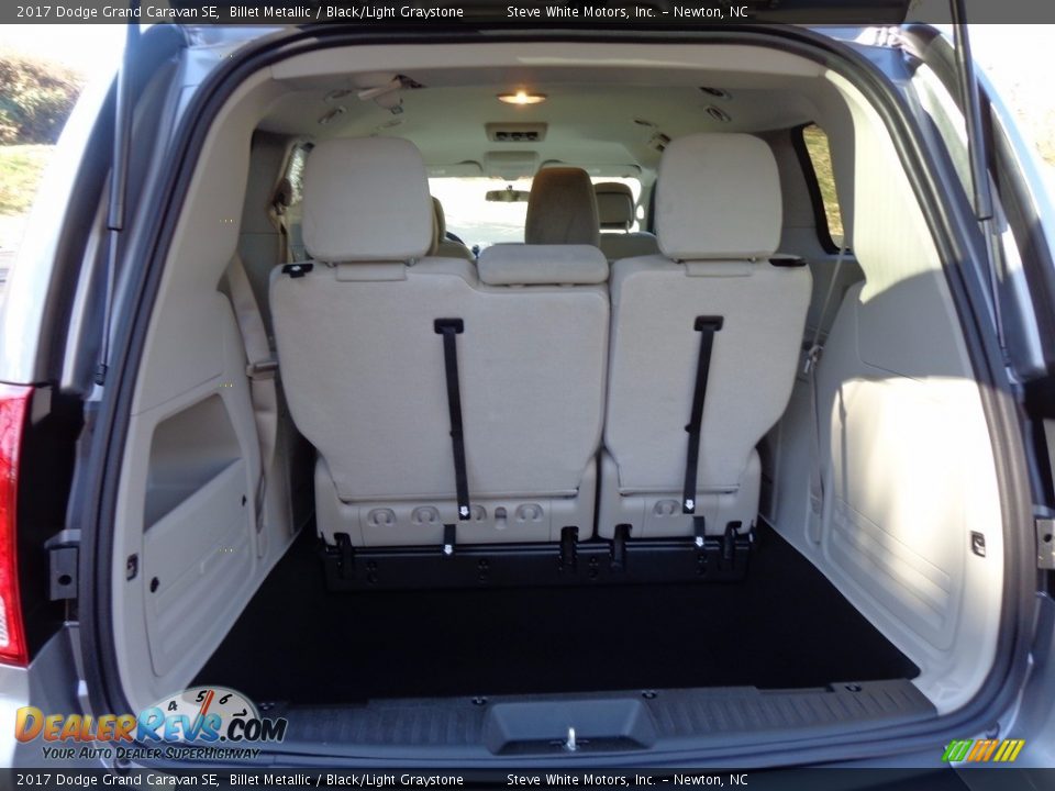 2017 Dodge Grand Caravan SE Billet Metallic / Black/Light Graystone Photo #16