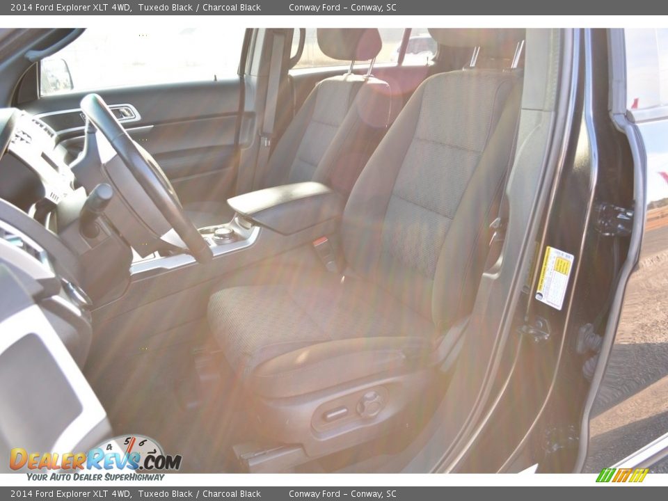 2014 Ford Explorer XLT 4WD Tuxedo Black / Charcoal Black Photo #15