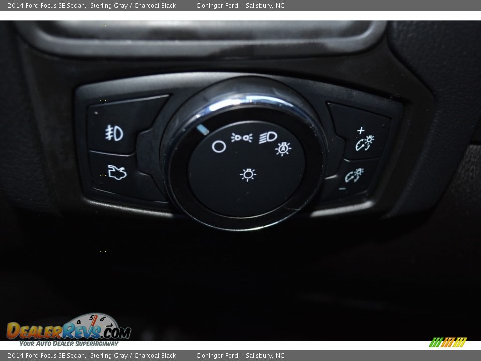 2014 Ford Focus SE Sedan Sterling Gray / Charcoal Black Photo #25