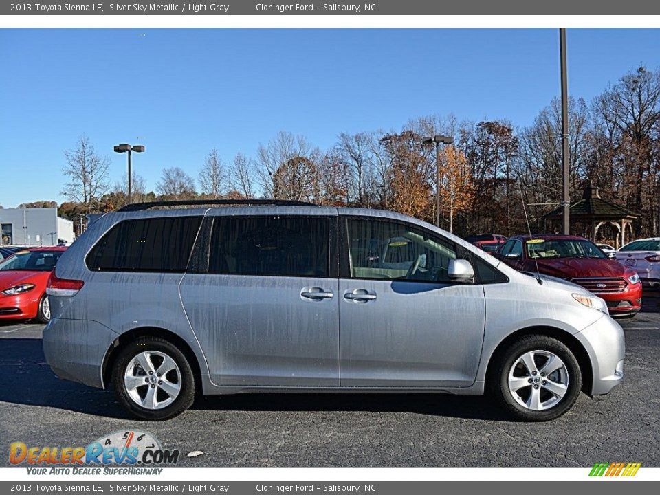 2013 Toyota Sienna LE Silver Sky Metallic / Light Gray Photo #2