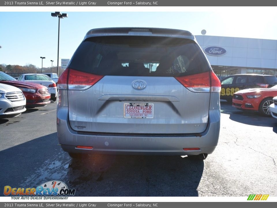 2013 Toyota Sienna LE Silver Sky Metallic / Light Gray Photo #4