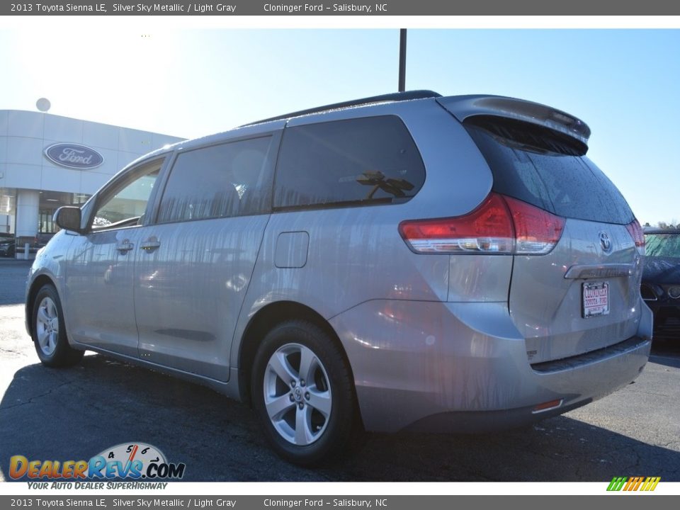 2013 Toyota Sienna LE Silver Sky Metallic / Light Gray Photo #5