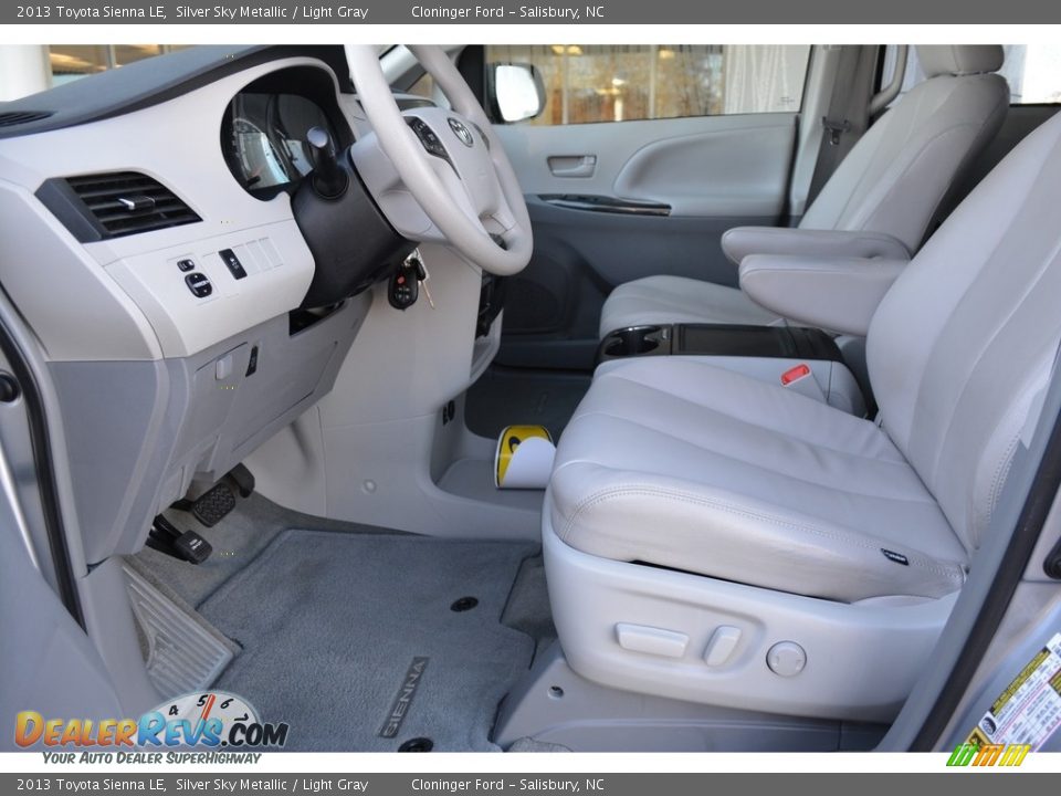 2013 Toyota Sienna LE Silver Sky Metallic / Light Gray Photo #9