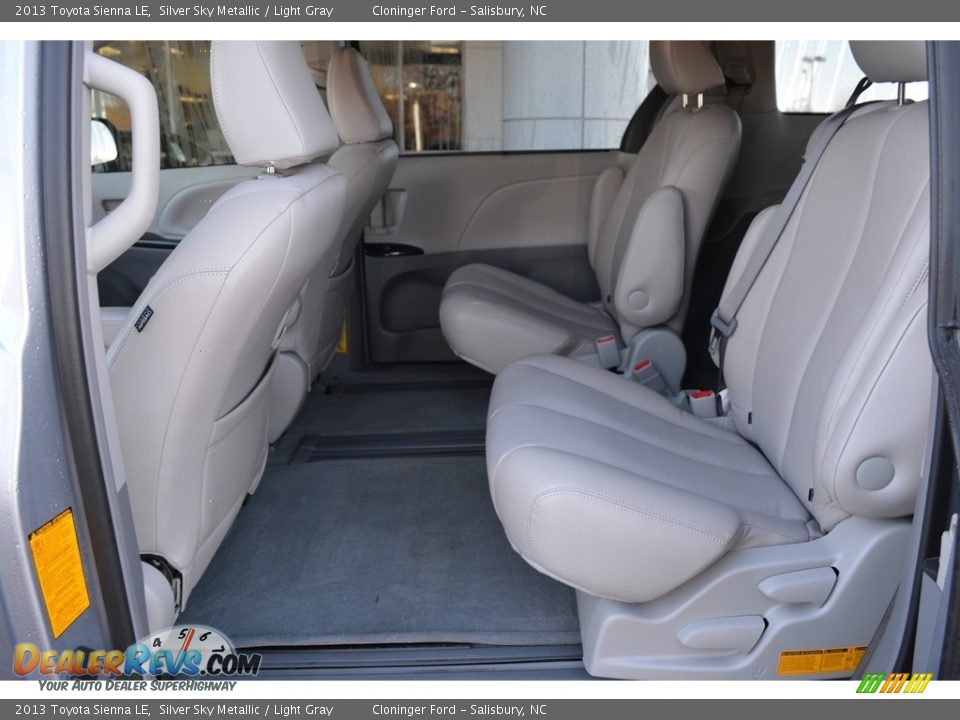 2013 Toyota Sienna LE Silver Sky Metallic / Light Gray Photo #11