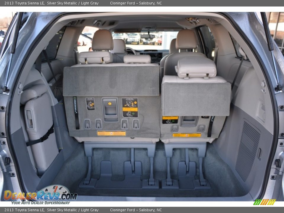 2013 Toyota Sienna LE Silver Sky Metallic / Light Gray Photo #12