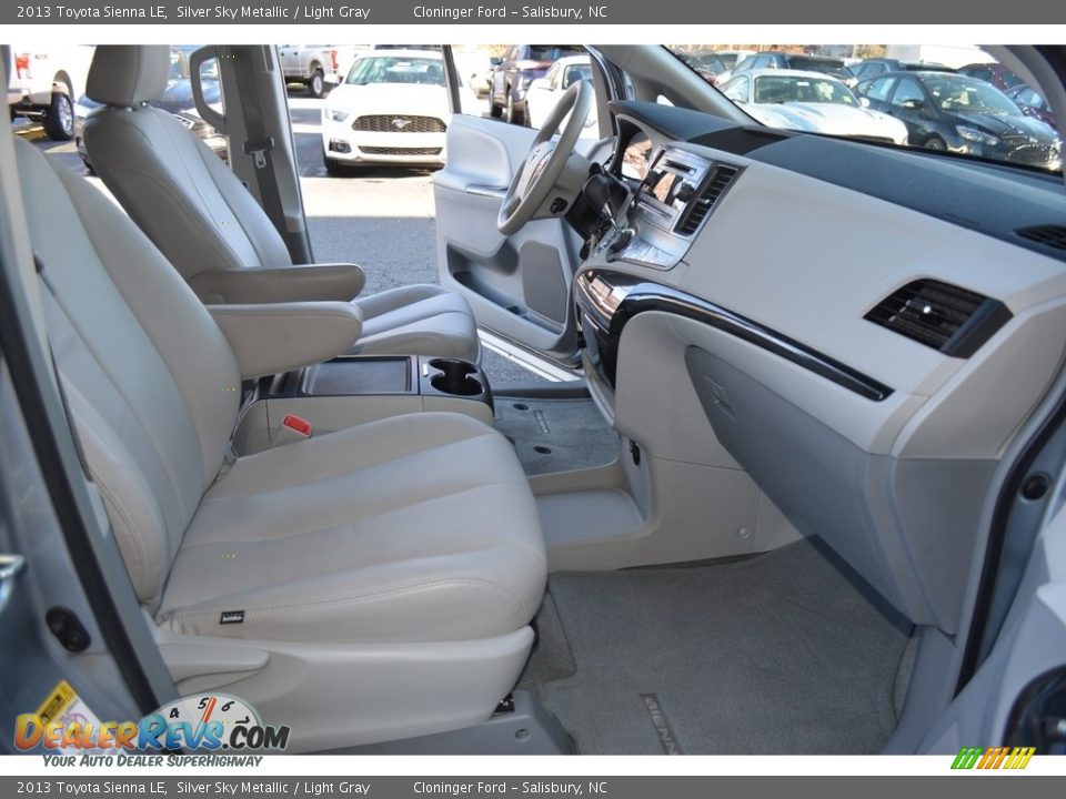 2013 Toyota Sienna LE Silver Sky Metallic / Light Gray Photo #15