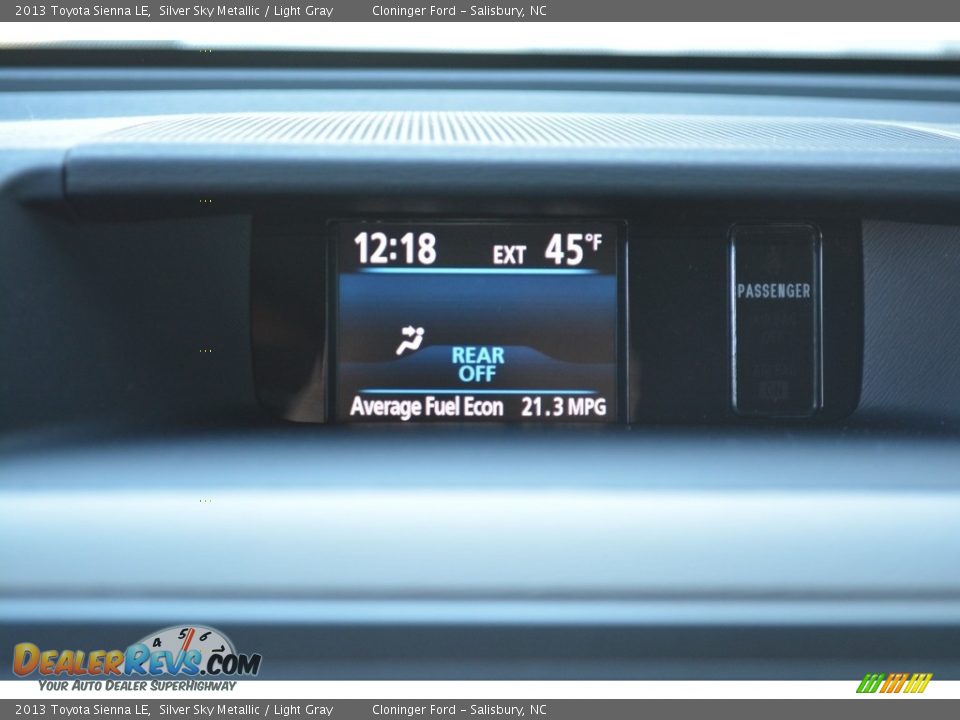 2013 Toyota Sienna LE Silver Sky Metallic / Light Gray Photo #17