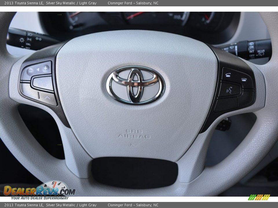 2013 Toyota Sienna LE Silver Sky Metallic / Light Gray Photo #23