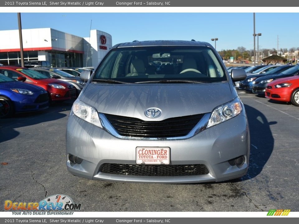 2013 Toyota Sienna LE Silver Sky Metallic / Light Gray Photo #27