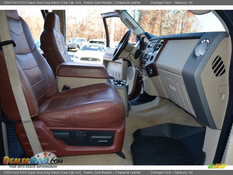 2009 Ford F250 Super Duty King Ranch Crew Cab 4x4 Pueblo Gold Metallic / Chaparral Leather Photo #17