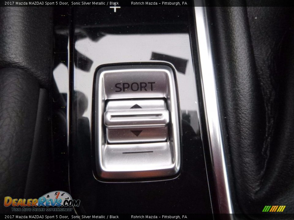 2017 Mazda MAZDA3 Sport 5 Door Sonic Silver Metallic / Black Photo #19
