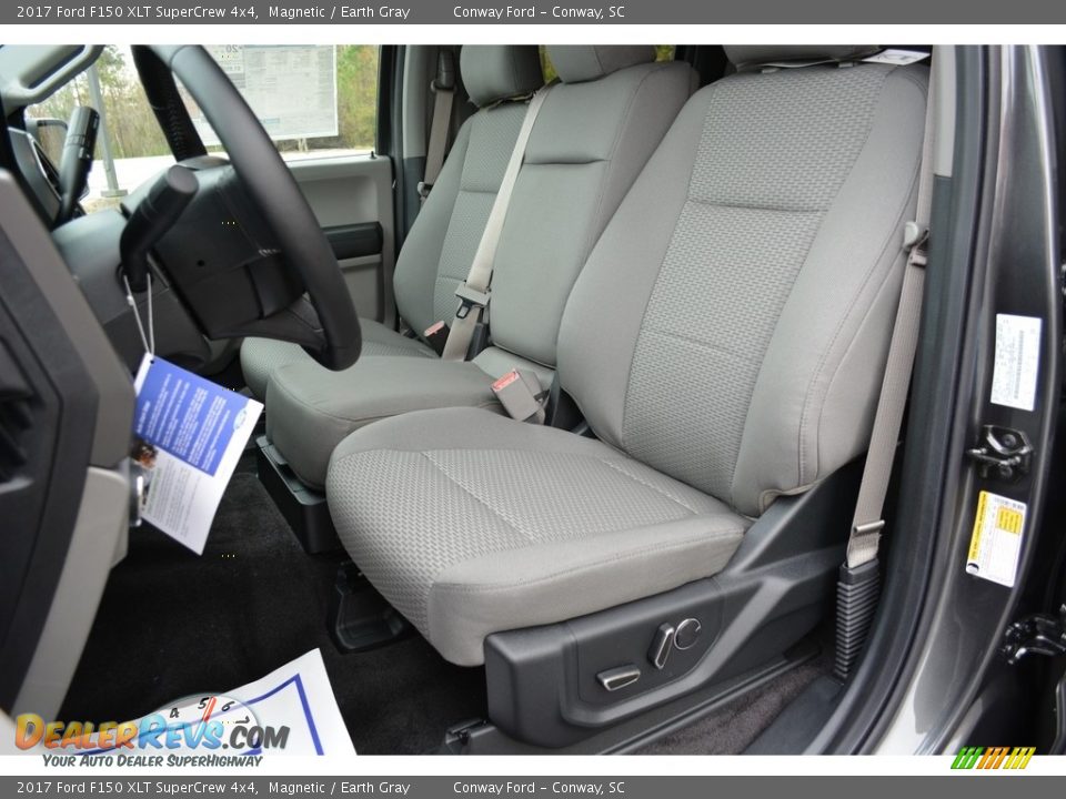 Front Seat of 2017 Ford F150 XLT SuperCrew 4x4 Photo #16