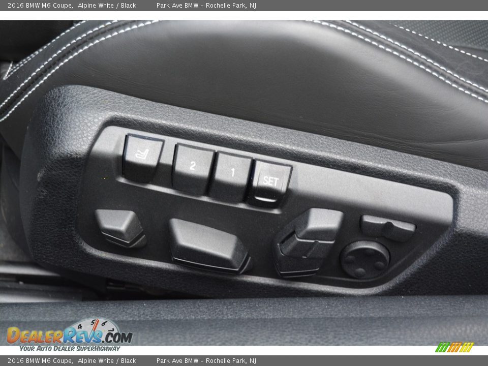 Controls of 2016 BMW M6 Coupe Photo #13