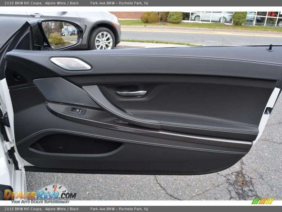 Door Panel of 2016 BMW M6 Coupe Photo #26