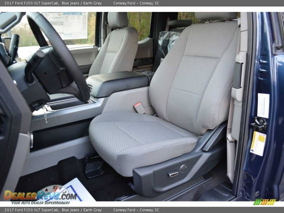 Front Seat of 2017 Ford F150 XLT SuperCab Photo #14