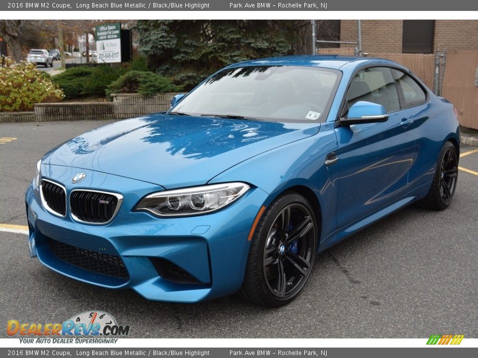 Front 3/4 View of 2016 BMW M2 Coupe Photo #7