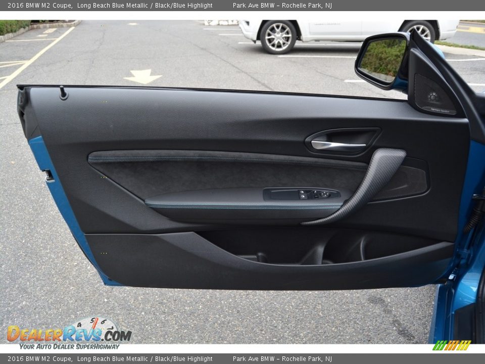 Door Panel of 2016 BMW M2 Coupe Photo #9