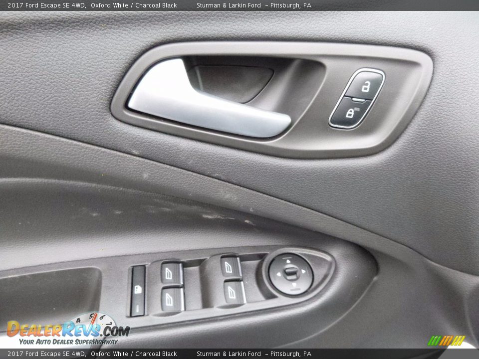 2017 Ford Escape SE 4WD Oxford White / Charcoal Black Photo #10