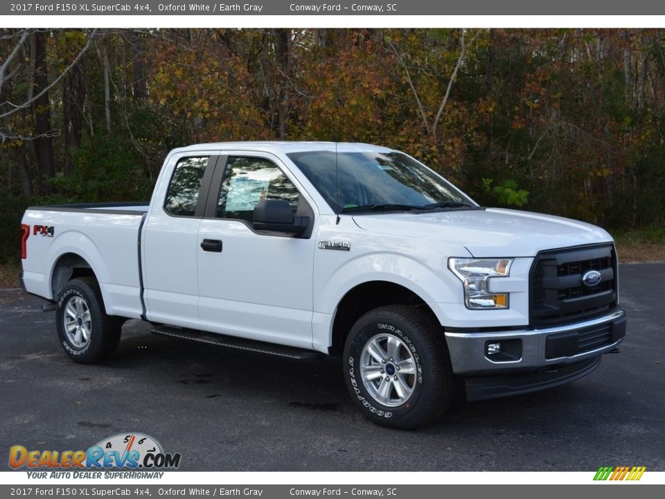 Front 3/4 View of 2017 Ford F150 XL SuperCab 4x4 Photo #1