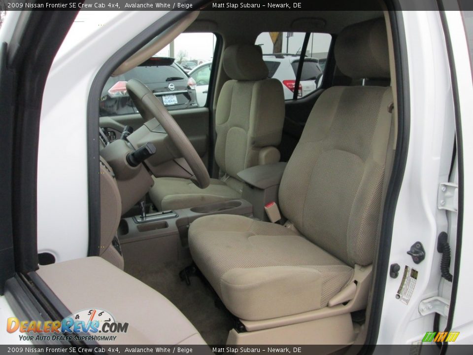 2009 Nissan Frontier SE Crew Cab 4x4 Avalanche White / Beige Photo #15