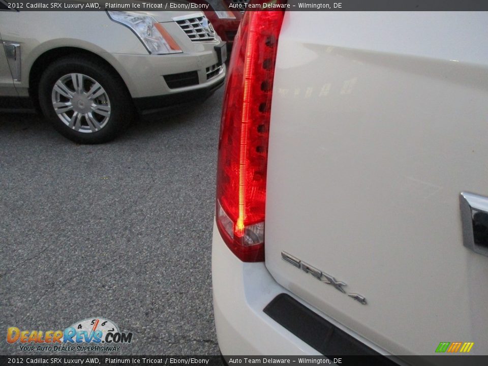 2012 Cadillac SRX Luxury AWD Platinum Ice Tricoat / Ebony/Ebony Photo #30